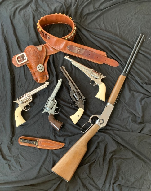 CO2 Waffen: Zwei Colt SAA, Schofield, Remington, Winchester.